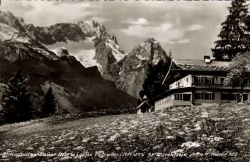 Ak Garmisch Partenkirchen in Oberbayern, Gschwandtnerbauer, Panorama, Zugspitze, Gr. Waxenstein