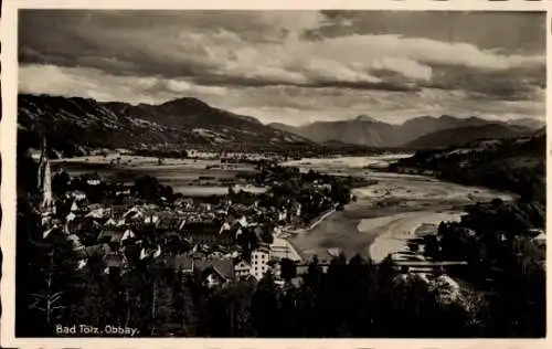 Ak Bad Tölz in Oberbayern, Totalansicht, Dämmerung