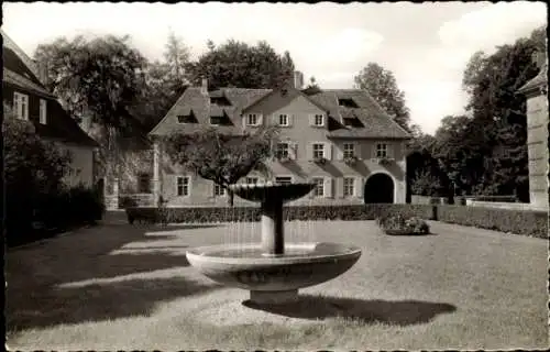 Ak Wolfhagen in Hessen, Uslar-Platz, Springbrunnen