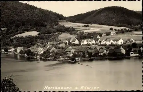 Foto Ak Herzhausen Vöhl in Hessen, Panorama, Edersee