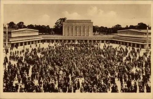 Ak Magdeburg, Deutsche Theraterausstellung 1927, Platzkonzert auf dem Ehrenhof