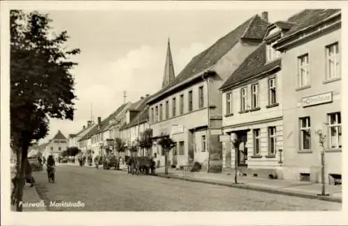 Ak Pritzwalk in der Prignitz, Marktstraße, HO Imbissstube