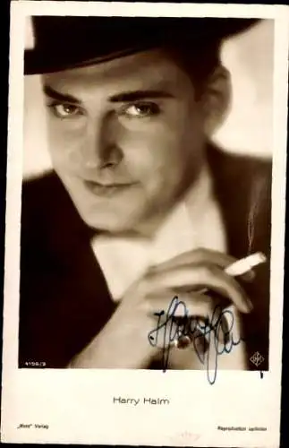 Ak Schauspieler Harry Halm, Portrait, Zigarette, Autogramm