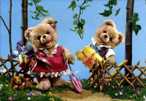 Ak Teddybären, Teddys mit Blumenstrauß und Geschenk