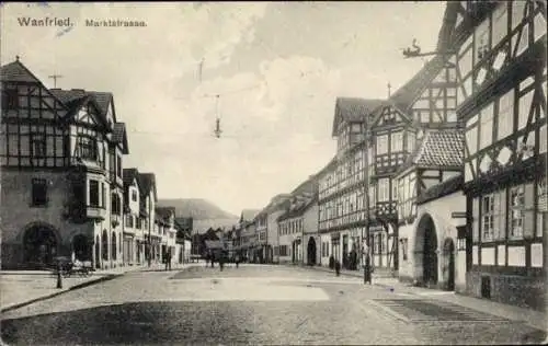 Ak Wanfried im Werra Meißner Kreis, Marktstraße mit Fachwerkhäusern, Sparkasse