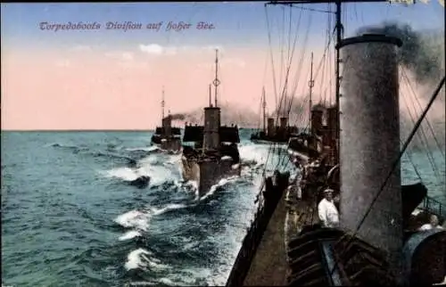 Ak Deutsches Kriegsschiff, Torpedobootsdivision auf hoher See, Kaiserliche Marine