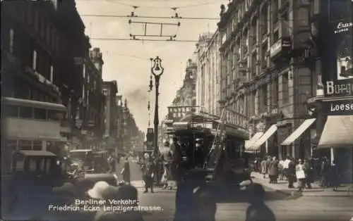 Ak Berlin Mitte, Friedrichstraße, Ecke Leipziger Straße, Berliner Verkehr