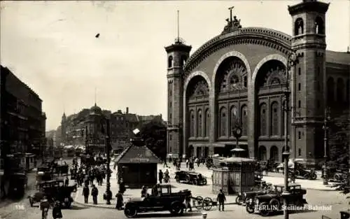 Ak Berlin Kreuzberg, Stettiner Bahnhof, Straßenansicht, Autos