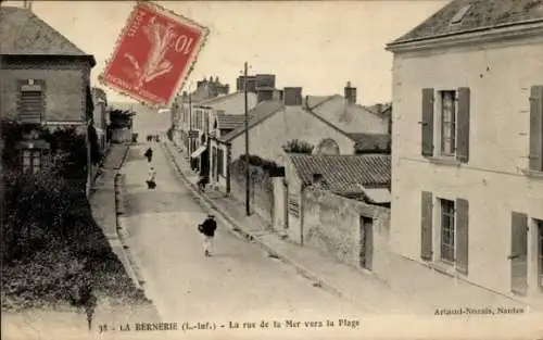 Ak La Bernerie en Retz Loire Atlantique, La rue de la Mer vers la Plage