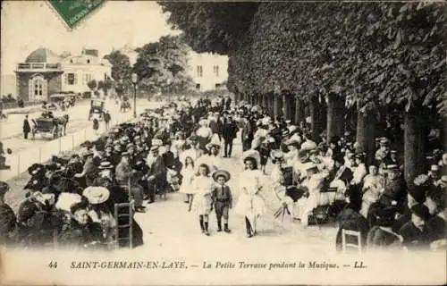 Ak Saint Germain en Laye Yvelines, La Petite Terrasse pendant la Musique