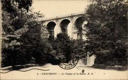 Ak Chaumont Haute-Marne, Le Viaduc, la Route