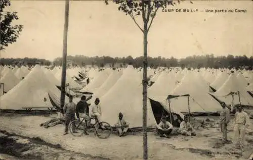 Ak Mailly le Camp Aube, Camp de Mailly, Zelte, rastende Soldaten