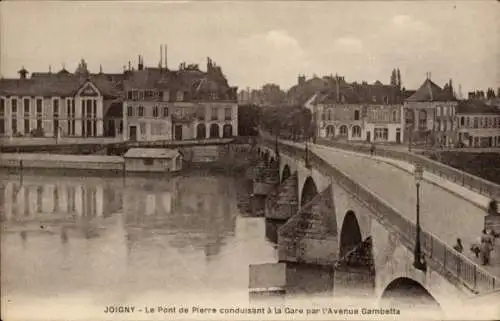 Ak Joigny Yonne, Le Pont de Pierre conduisant a la Gare par l'Avenue Gambetta