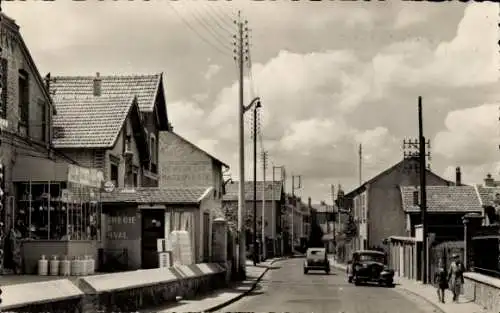 Ak Buzenval, La Rue du Colonel Rochebrune