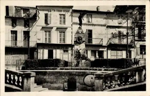 Ak Riberac Dordogne, Monument aux Morts 14-18