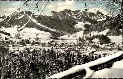 Ak Ruhpolding in Oberbayern, Blick von der Brandler-Alm, Gesamtansicht, Winter