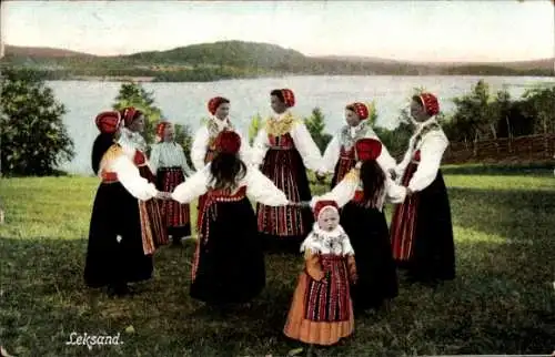 Ak Schwedische Frauen in Trachten beim Tanzen, Leksand