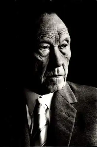 Ak Politiker Konrad Adenauer, Bundeskanzler, Portrait