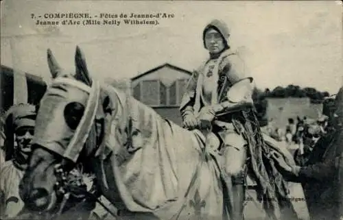 Ak Compiègne Oise, Fetes de Jeanne d'Arc, Jeanne d'Arc auf dem Pferd, Mile Nelly Wilhelem