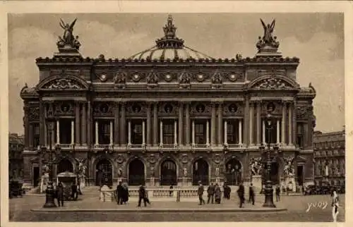 Ak Paris IX, Oper