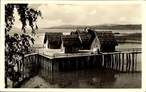 Ak Unteruhldingen Mühlhofen am Bodensee, Freilichtmuseum, Pfahldorf der Bronzezeit