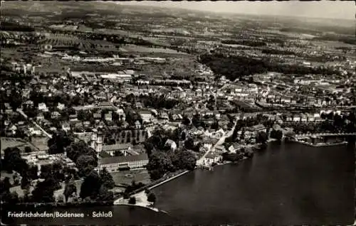 Ak Friedrichshafen am Bodensee, Totalansicht, Schloss