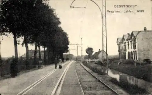 Ak Oegstgeest Südholland Niederlande, Straße nach Leiden