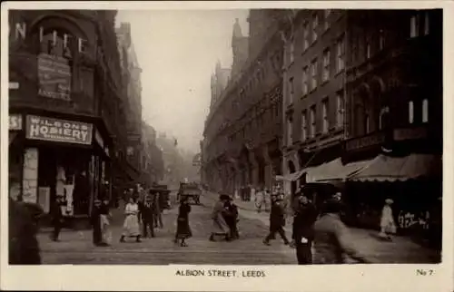 Ak Leeds Yorkshire England, Albion Street, Wilsons Hosiery