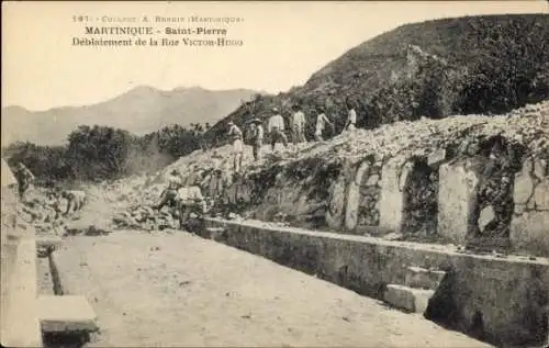 Ak Saint Pierre Martinique, Deblaiement de la Rue Victor-Hugo