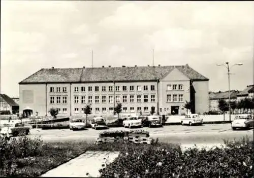 Ak Pasewalk in Mecklenburg Vorpommern, Ernst Thälmann Platz, parkende Automobile