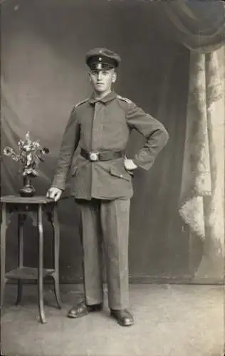 Foto Ak Saverne Zabern Elsass Bas Rhin, Deutscher Soldat in Uniform, Telegraphen Batl. 2