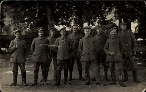 Foto Ak Plattling in Niederbayern, Deutsche Soldaten in Uniformen, I WK