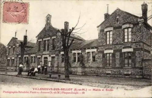 Ak Villeneuve sur Bellot Seine et Marne, Mairie, Ecoles