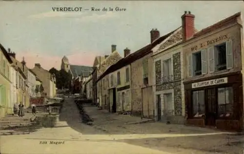 Ak Verdelot Seine et Marne, Rue de la Gare