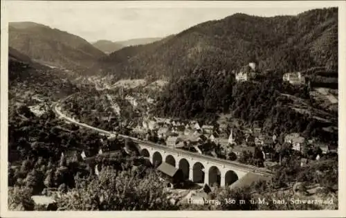 Ak Hornberg im Schwarzwald, Gesamtansicht, Eisenbahnviadukt