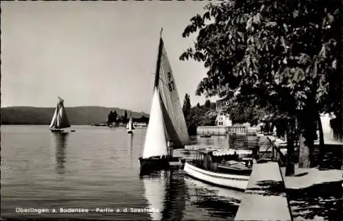 Ak Überlingen am Bodensee, Seestraße, Segelboote