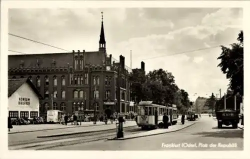 Ak Frankfurt an der Oder, Platz der Republik, Post, Konsum Kaufhof, Straßenbahn