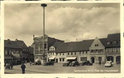 Ak Senftenberg in der Niederlausitz, Platz der Freundschaft, Geschäfte