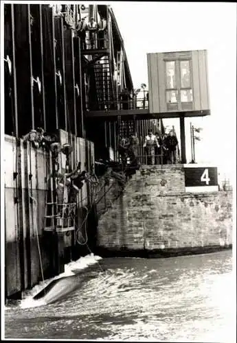 Set von 12 Fotos Plauer Brücke Wrack Schiffe, Unfall, Polizei, Feuerwehr