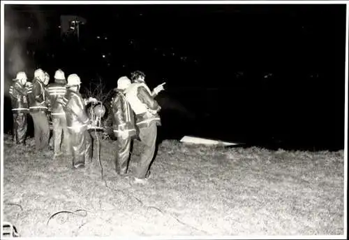 Set von 12 Fotos Plauer Brücke Wrack Schiffe, Unfall, Polizei, Feuerwehr