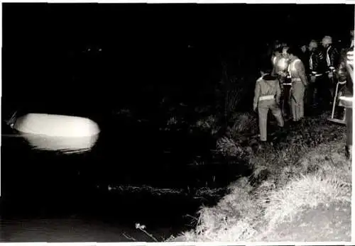 Set von 12 Fotos Plauer Brücke Wrack Schiffe, Unfall, Polizei, Feuerwehr