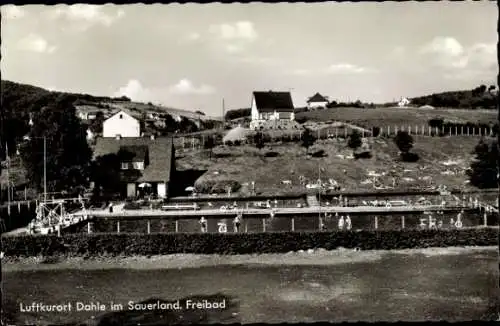 Ak Dahle Altena im Sauerland, Freibad