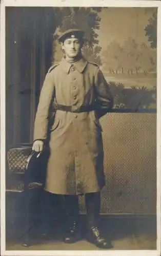 Foto Ak Augsburg in Schwaben, Deutscher Soldat in Uniform, Portrait