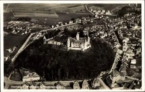 Ak Montabaur im Westerwald, Fliegeraufnahme, Schloss, Gesamtansicht
