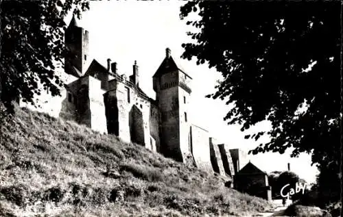 Ak Creully sur Seulles Calvados, Chateau et les Remparts