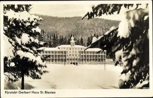 Ak St. Blasien im Schwarzwald, Fürstabt Gebert Haus, Winter