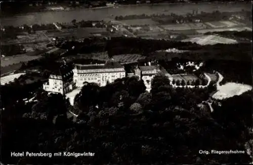 Ak Königswinter im Rhein Sieg Kreis, Fliegeraufnahme vom Kurhotel Petersberg