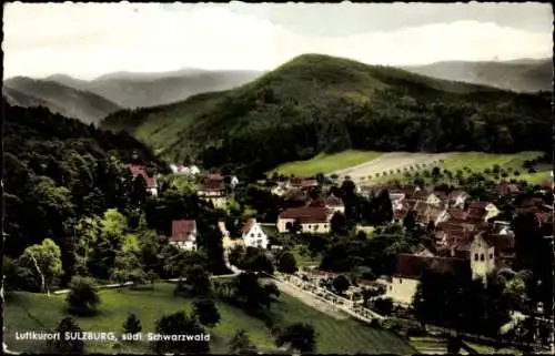 Ak Sulzburg im Breisgau Hochschwarzwald, Panorama der Ortschaft, Berg