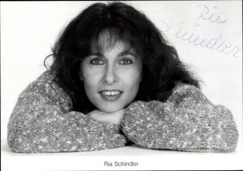 Ak Schauspielerin Ria Schindler, Portrait, Autogramm, ARD, Serie Lindenstraße, als Vera Sash