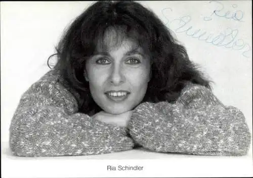 Ak Schauspielerin Ria Schindler, Portrait, Autogramm, ARD, Serie Lindenstraße, als Vera Sash